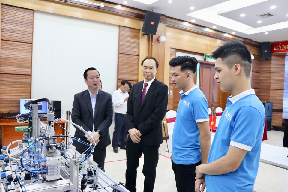 Xuất quân thi đấu trường kỹ năng nghề Cơ điện tử châu Á - Thái Bình Dương - 2 Xuất quân thi đấu trường kỹ năng nghề Cơ điện tử châu Á - Thái Bình Dương - 2