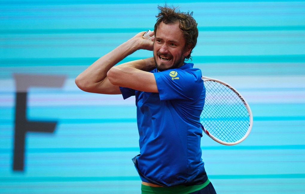 Zverev bị loại bởi khắc tinh Cerundolo, Medvedev vào tứ kết Madrid Open - 3 Zverev bị loại bởi khắc tinh Cerundolo, Medvedev vào tứ kết Madrid Open - 3