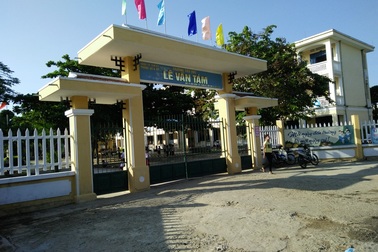 Cảnh cáo một hiệu trưởng trường tiểu học vì có nhiều sai phạm