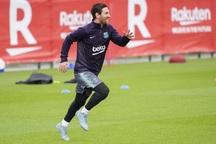Hồi phục thần kỳ, Messi trở lại tập luyện ở Barcelona