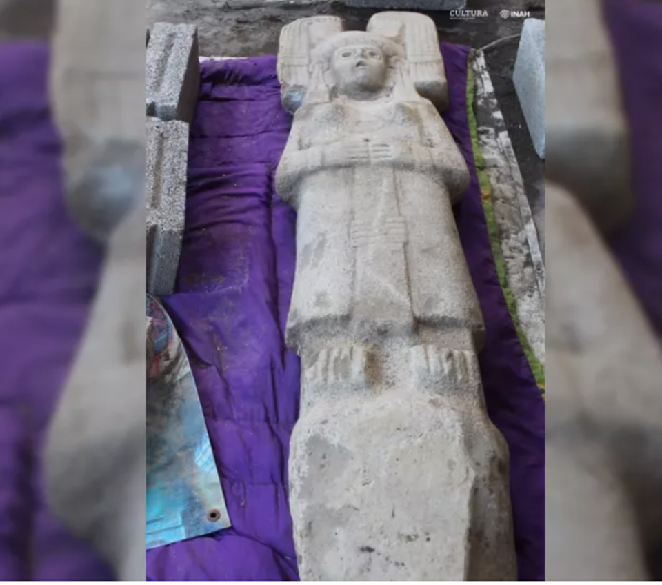 Phát hiện bức tượng cổ bí ẩn trăm năm tuổi ở Mexico - 2