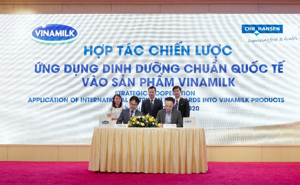 Vinamilk đẩy mạnh hợp tác trong và ngoài nước để chăm sóc sức khỏe người dân - 4 Vinamilk đẩy mạnh hợp tác trong và ngoài nước để chăm sóc sức khỏe người dân - 4