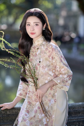 Nhan sắc trong trẻo của Hoa khôi Đinh Hoài An trong nắng thu Hà Nội - 7