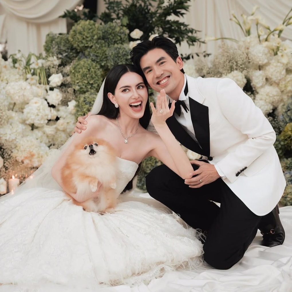 Mỹ nhân đẹp nhất làng giải trí Thái Lan Mai Davika bí mật kết hôn - 1