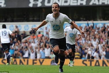 Tottenham & Arsenal: Người bạo chi, kẻ rụt rè