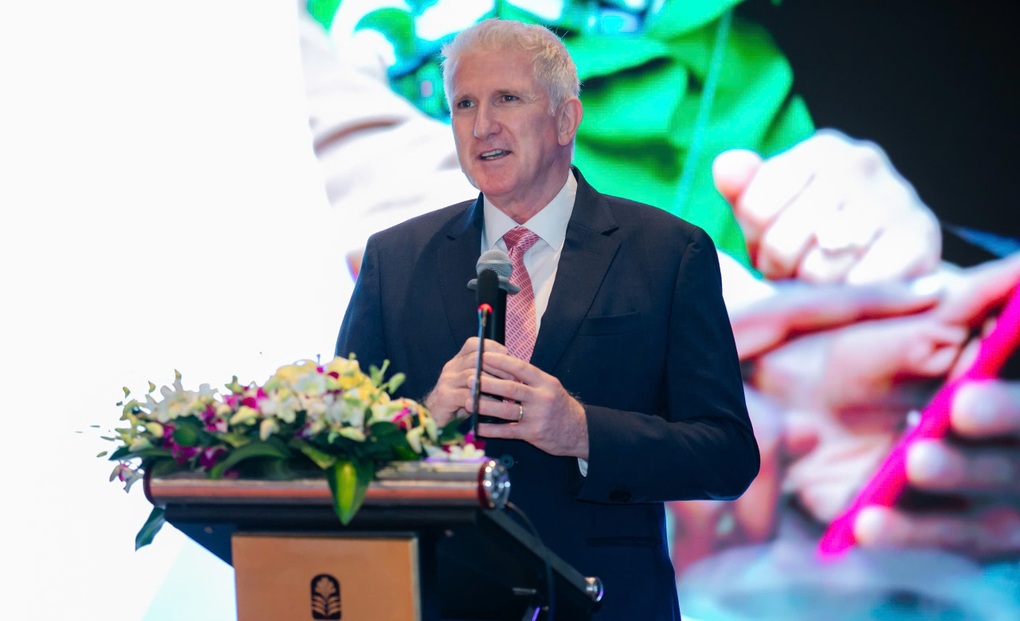 Giám đốc Hội đồng Anh: Tết đầu tiên và khát vọng kết nối văn hóa Anh - Việt - 1 Giám đốc Hội đồng Anh: Tết đầu tiên và khát vọng kết nối văn hóa Anh - Việt - 1