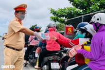 Miễn phí xét nghiệm và cách ly cho người dân hồi hương hoàn cảnh khó khăn