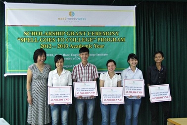 Đà Nẵng: Trao học bổng SPELL gần 4 tỷ đồng tới SV miền Trung