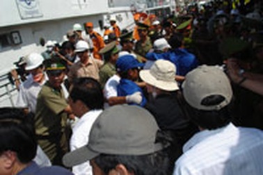 15 tử thi nạn nhân bão Chanchu đã vào bờ