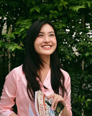 "Hot girl IELTS 8.5" Thảo Tâm: Ngày càng gợi cảm, được cầu hôn ở tuổi 26 - 3