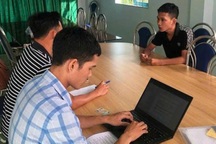 Đôi nam nữ livestream tổ chức lắc tài xỉu trên TikTok