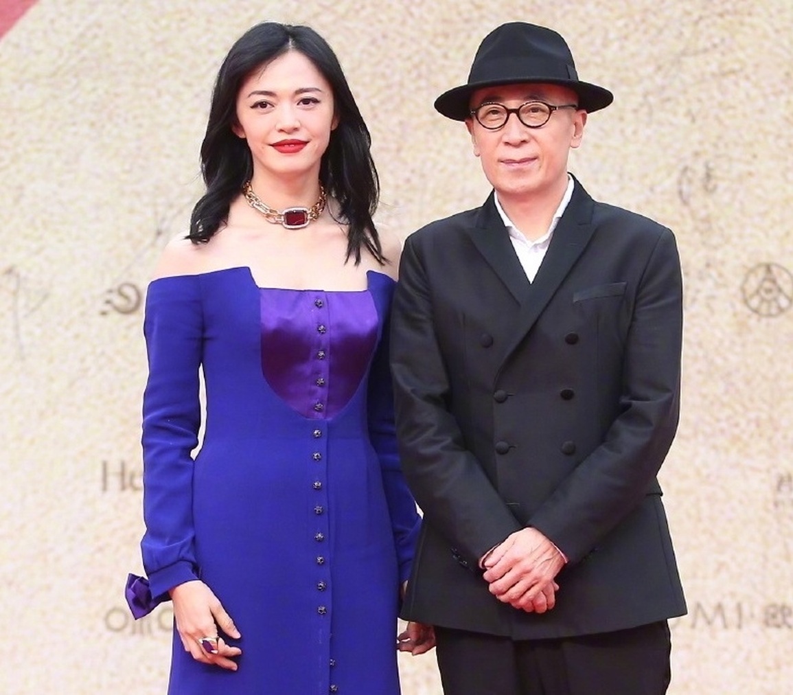 Đạo diễn Trương Nghệ Mưu thắng lớn tại lễ trao giải Kim Kê 2021 - 15