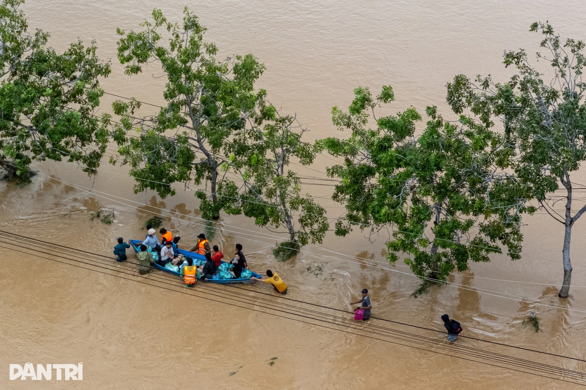 Cuộc sống hai không của người dân Phan Rang trong ngày thứ 5 chống lũ - 7