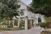 Cận cảnh ngôi nhà triệu đô, dát vàng 24k của đại gia "nức tiếng" Hải Dương