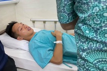 Ai trả chi phí điều trị chấn thương cho Hùng Dũng?