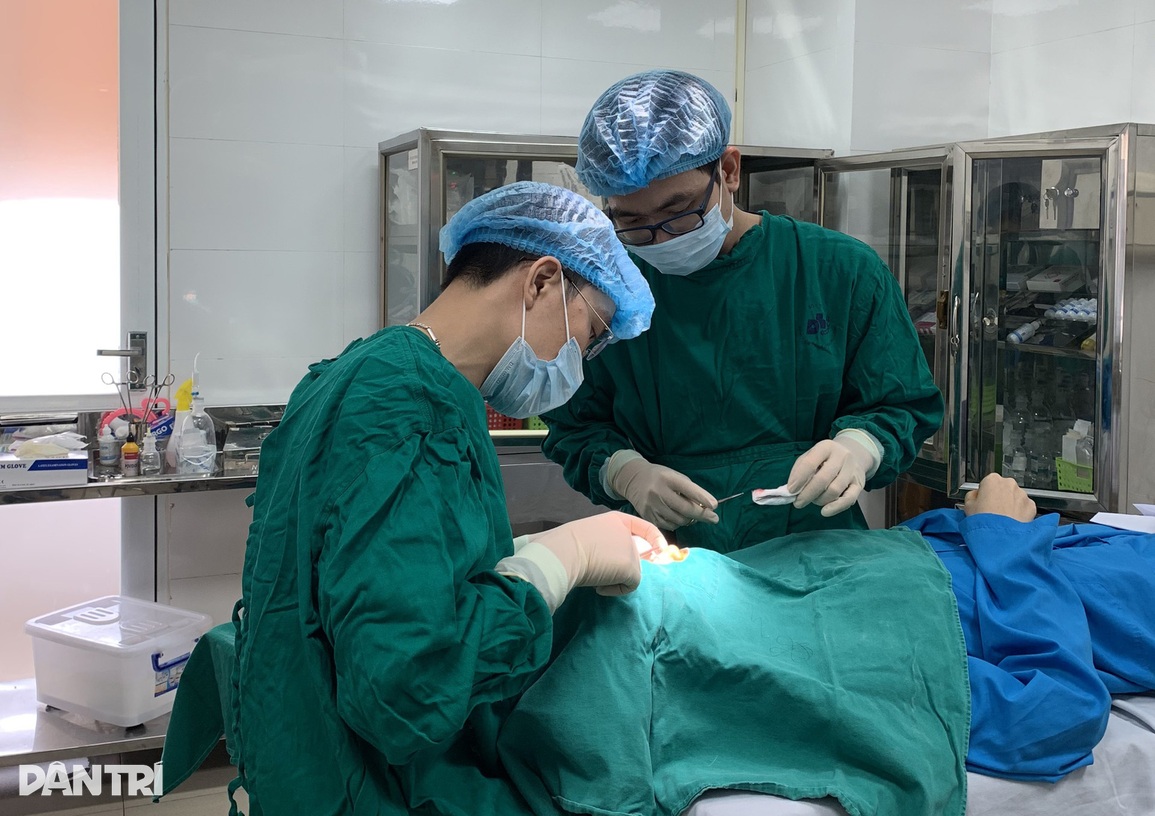 Bi hài chuyện ông lão 70 tuổi đi làm đẹp để chiều vợ trẻ - 3