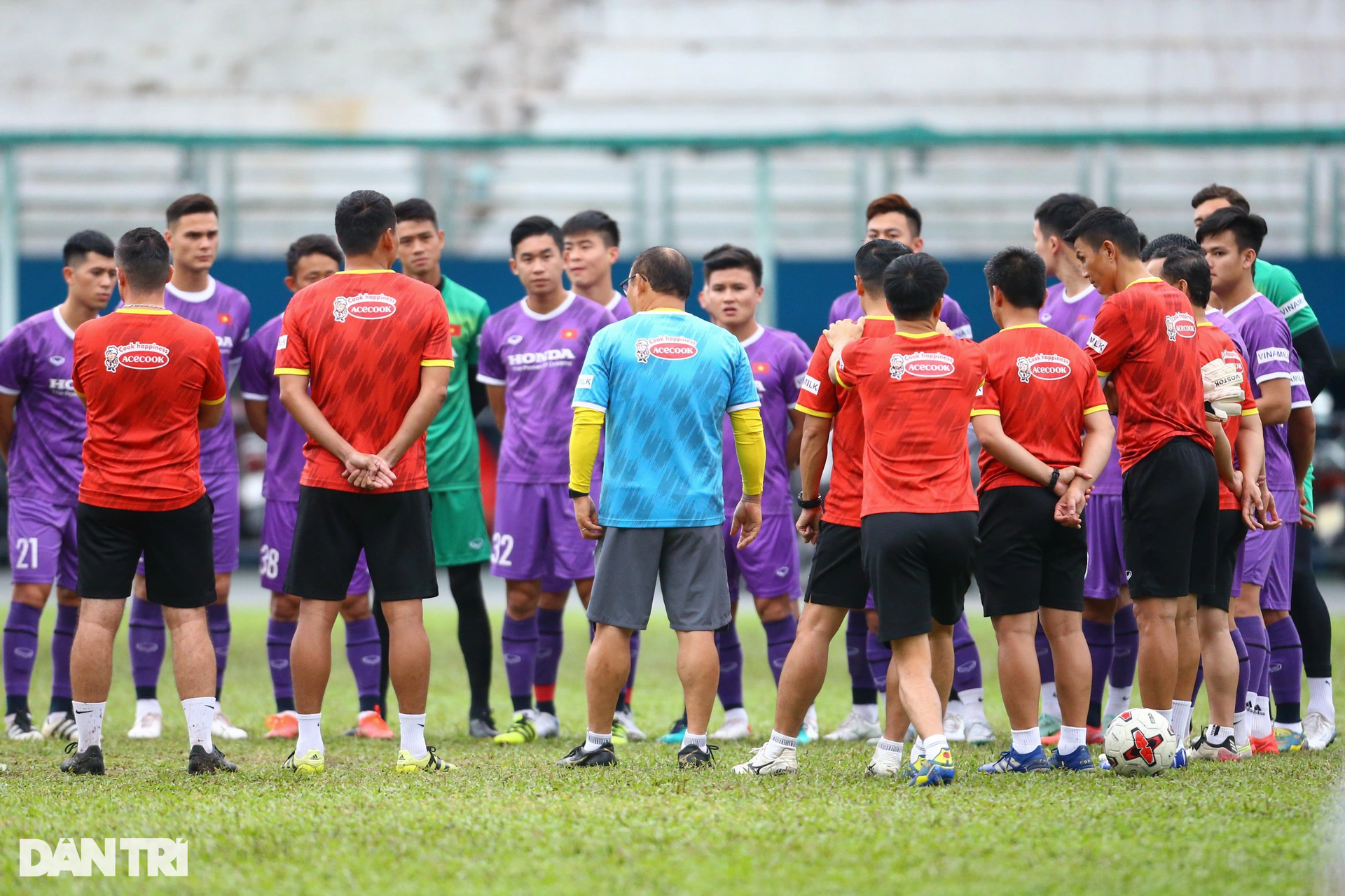 Tuyển Việt Nam vui hết cỡ trong bài khởi động mới mẻ của HLV Park - 15