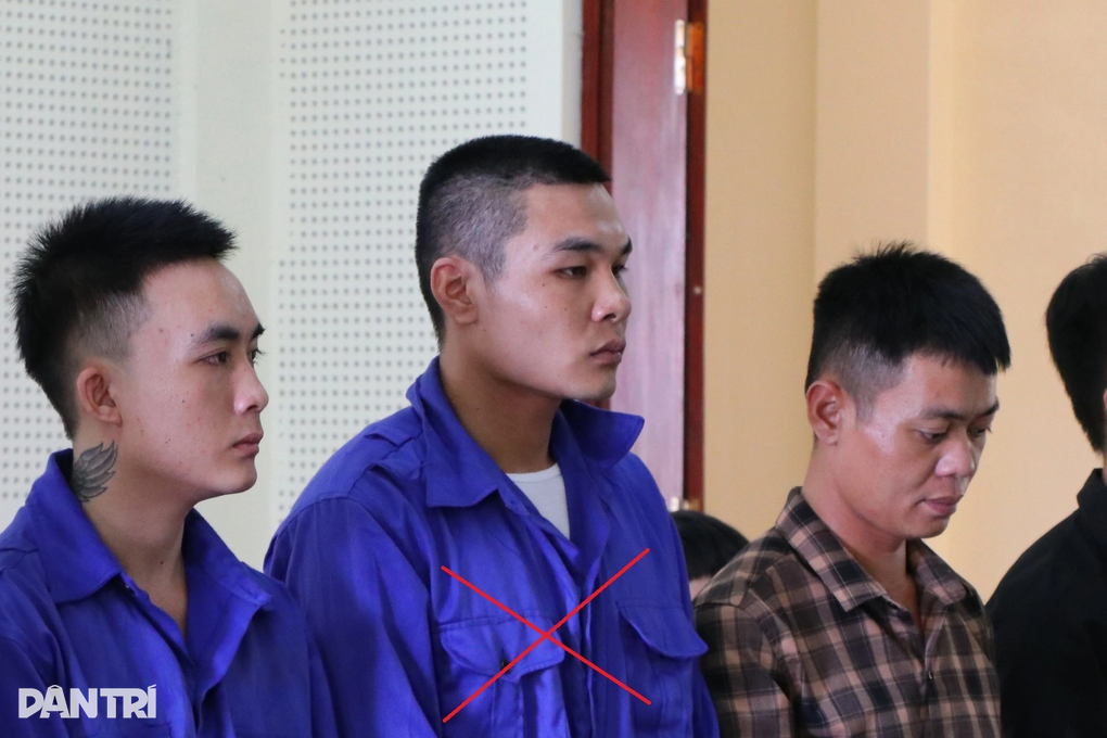 Cái bắt tay của cô gái trẻ khiến 1 người chết, 5 người đi tù - 1 Cái bắt tay của cô gái trẻ khiến 1 người chết, 5 người đi tù - 1