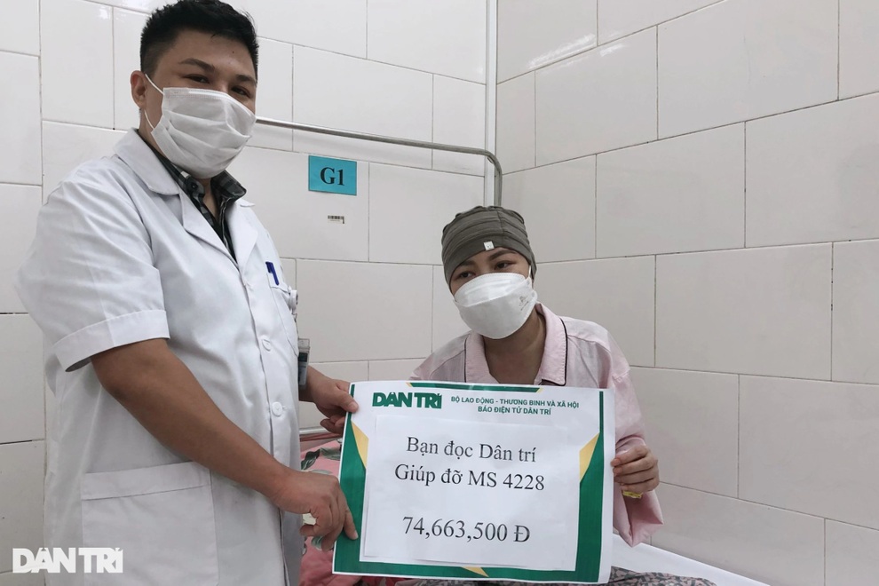 Bạn đọc Dân trí giúp đỡ người phụ nữ mắc ung thư hơn 140 triệu đồng - 1 Bạn đọc Dân trí giúp đỡ người phụ nữ mắc ung thư hơn 140 triệu đồng - 1