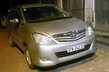 Hà Nội: Xe ô tô “treo đầu dê, bán thịt chó” bị 141 lật tẩy