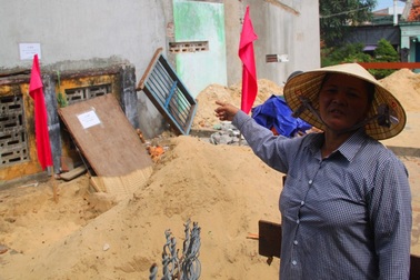 Sợ đạn phát nổ, dân đóng cửa đi ở nhờ