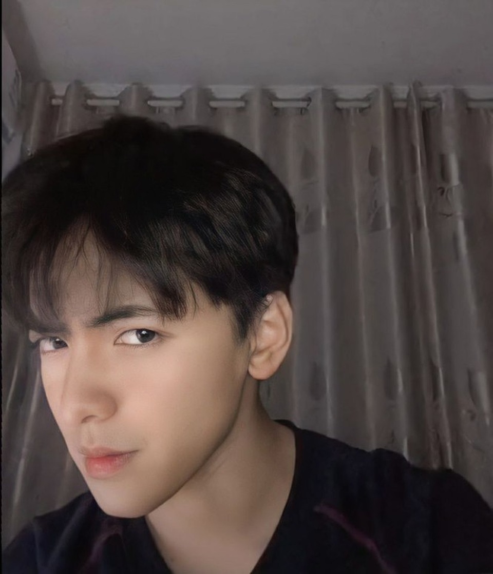 Nhan sắc của cựu nam sinh trường Ams mang hai dòng máu - 4 Nhan sắc của cựu nam sinh trường Ams mang hai dòng máu - 4