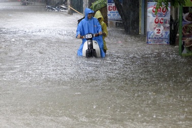 Ảnh tuần qua: Thủ đô mênh mông nước ngập