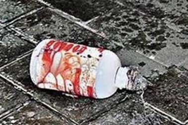 Trả thù ư? A-xít nhé?