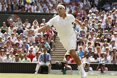 Federer và Murray cùng đi tiếp, Djokovic "ngã ngựa"