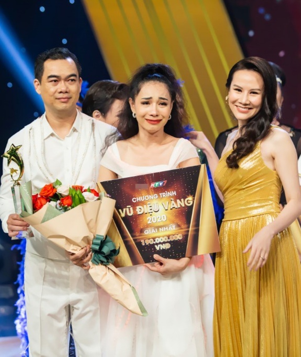 Thế Vân khóc mếu máu khi trở thành Quán quân Vũ điệu vàng - 1 Thế Vân khóc mếu máu khi trở thành Quán quân Vũ điệu vàng - 1