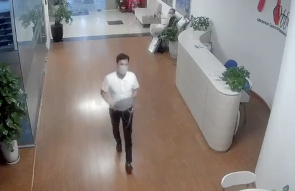 Điều tra vụ khách đòi kiểm tra Macbook rồi cao chạy xa bay - 1 Điều tra vụ khách đòi kiểm tra Macbook rồi cao chạy xa bay - 1