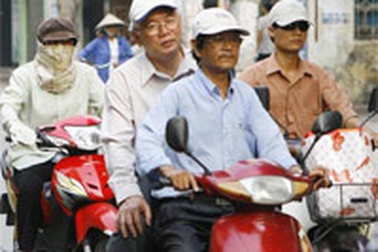 Hải Dương: Các Phó Chủ tịch tỉnh đi làm bằng xe máy