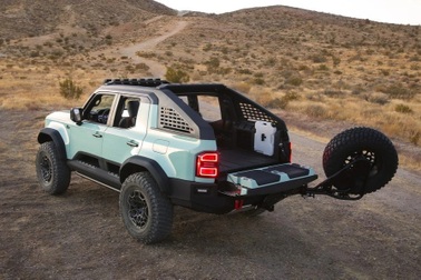 Toyota biến Land Cruiser Prado thành xe bán tải