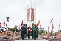 Trọng thể Lễ an táng 95 liệt sĩ quân tình nguyện và chuyên gia Việt Nam