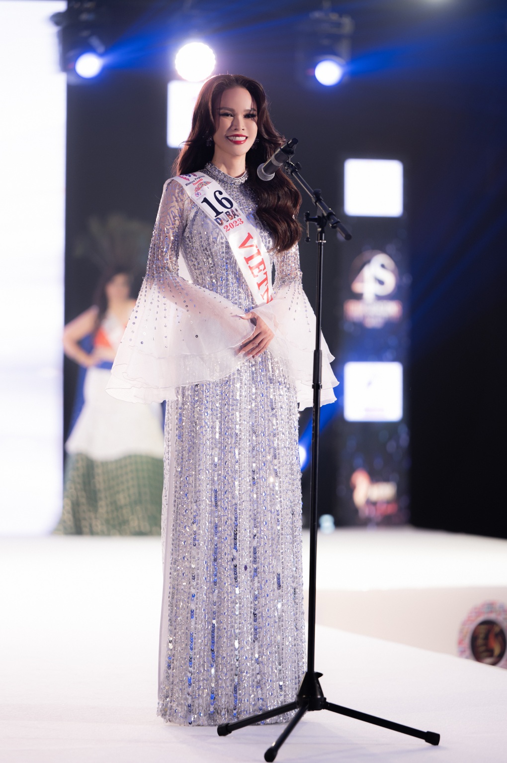 Hồng Vân đăng quang Hoa Hậu Quý Bà Thế Giới Milestone 2023 tại Dubai - 3