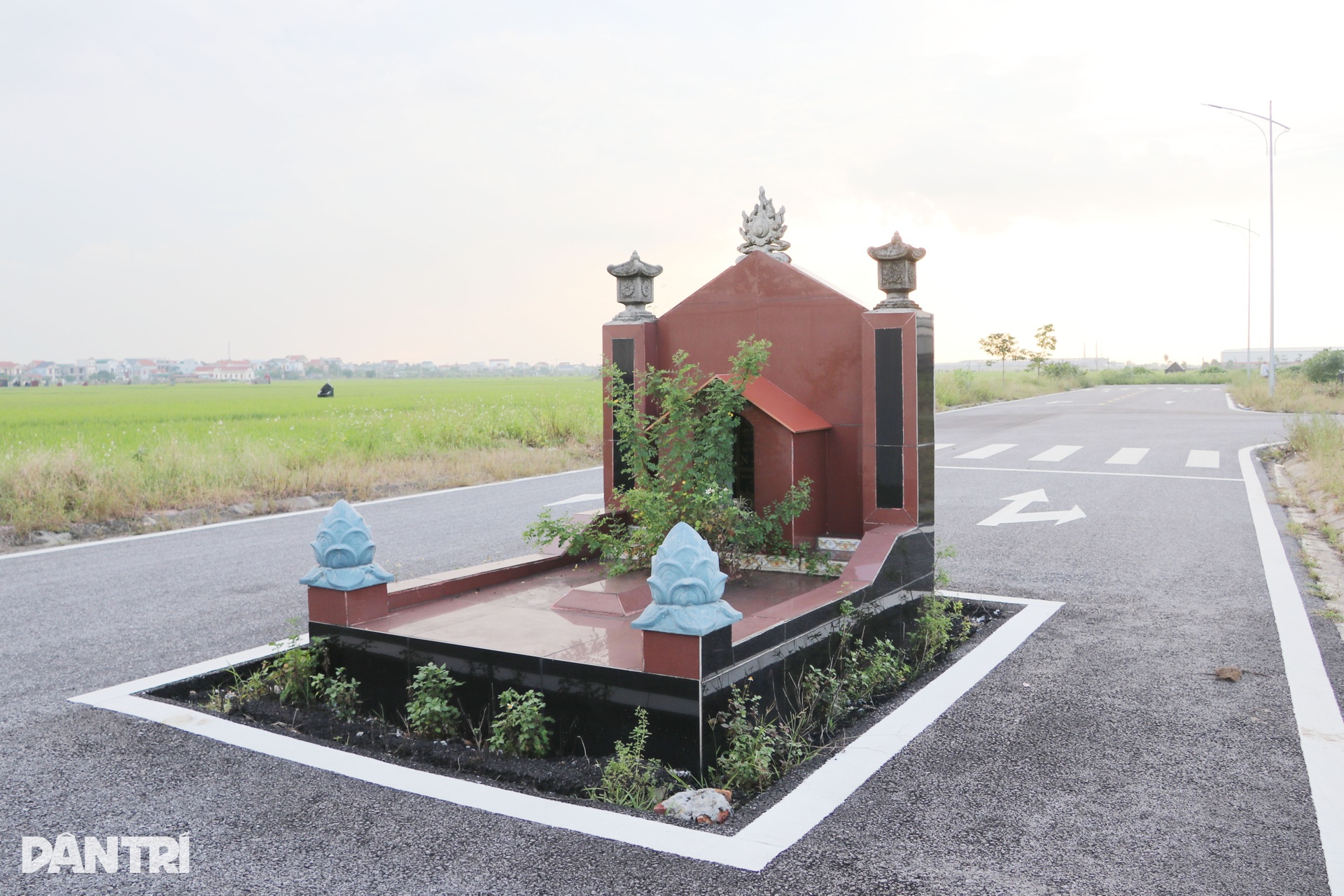 Hiện trạng dự án khu dân cư có ngôi mộ án ngữ giữa đường ở Hải Phòng - 5