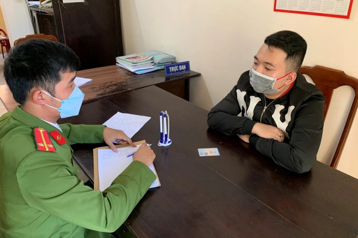 Phá đường dây cung cấp thuốc lắc cho con nghiện bay lắc trong nhà nghỉ - 2 Phá đường dây cung cấp thuốc lắc cho con nghiện bay lắc trong nhà nghỉ - 2