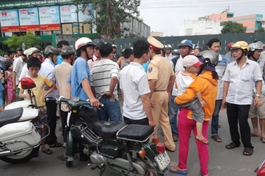 Vụ CSGT khóa tay học sinh: "Công an không làm sai quy định"