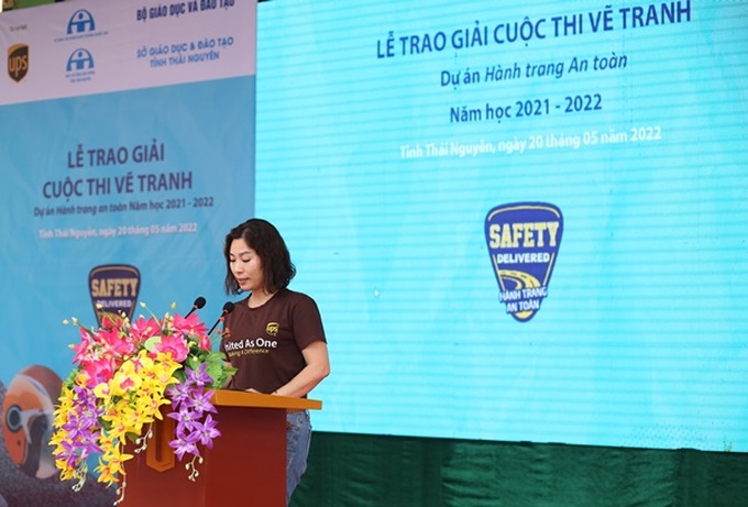 Bà Nguyễn Thị Thúy Hằng - Đại diện Công ty UPS phát biểu tại sự kiện