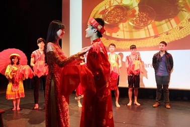 Người Việt trẻ quảng bá văn hóa trên đất Anh