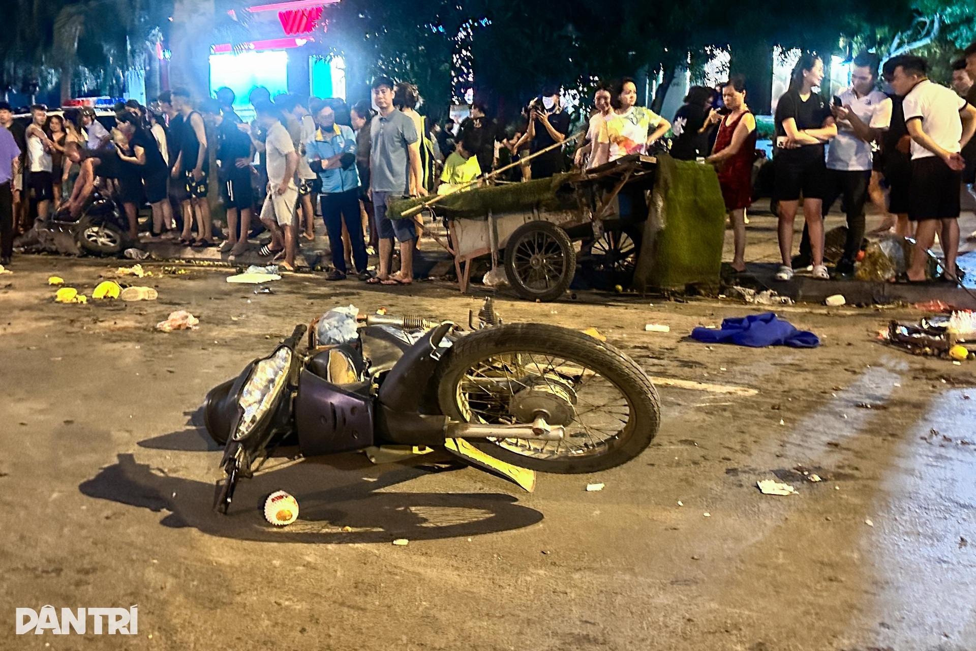 Hiện trường vụ tai nạn liên hoàn ở Dương Nội - 7 Hiện trường vụ tai nạn liên hoàn ở Dương Nội - 7