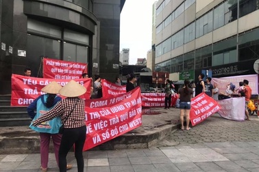 Về ở 5 năm, không có sổ vì cả toà chung cư vẫn... bị “cắm” tại ngân hàng