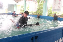 Quảng Nam: Học sinh vùng lũ được dạy bơi miễn phí