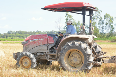 Dòng máy kéo Yanmar YM3: máy khỏe, chạy nhanh, thiết kế đẹp