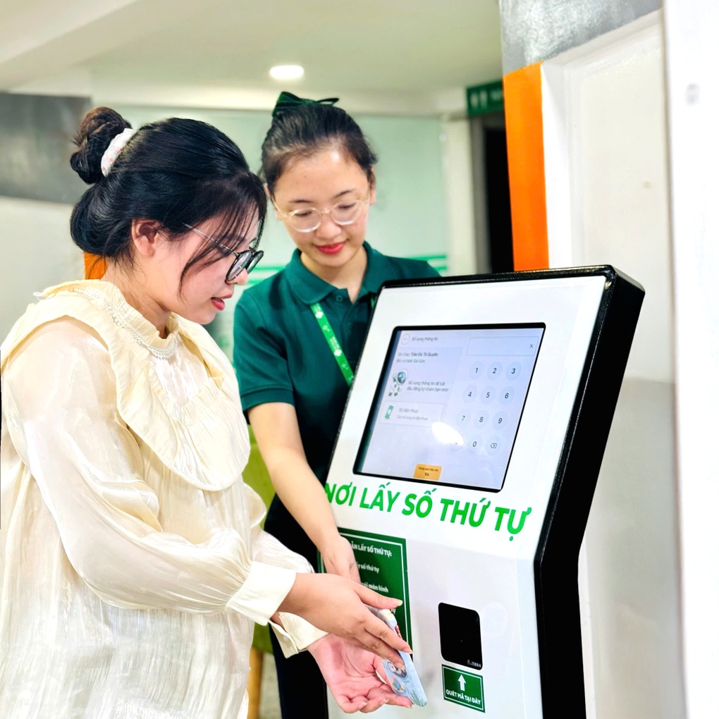 Bệnh viện Mắt Sài Gòn triển khai bệnh án điện tử trên toàn hệ thống - 1 Bệnh viện Mắt Sài Gòn triển khai bệnh án điện tử trên toàn hệ thống - 1
