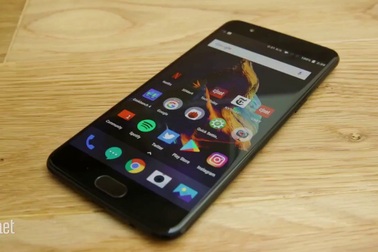 Cận cảnh OnePlus 5 vừa ra mắt với bộ nhớ RAM 8GB