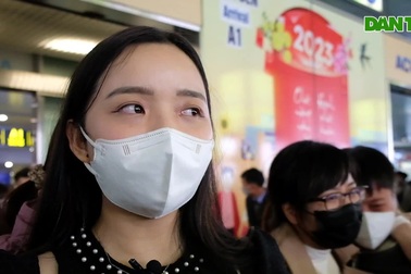 Sân bay Nội Bài  tấp nập người dân về quê đón Tết Nguyên đán