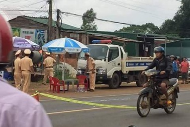 Đưa con đi thi tốt nghiệp, mẹ gặp tai nạn nguy kịch