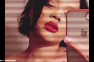 Cô gái khổ sở vì quá giống Rihanna