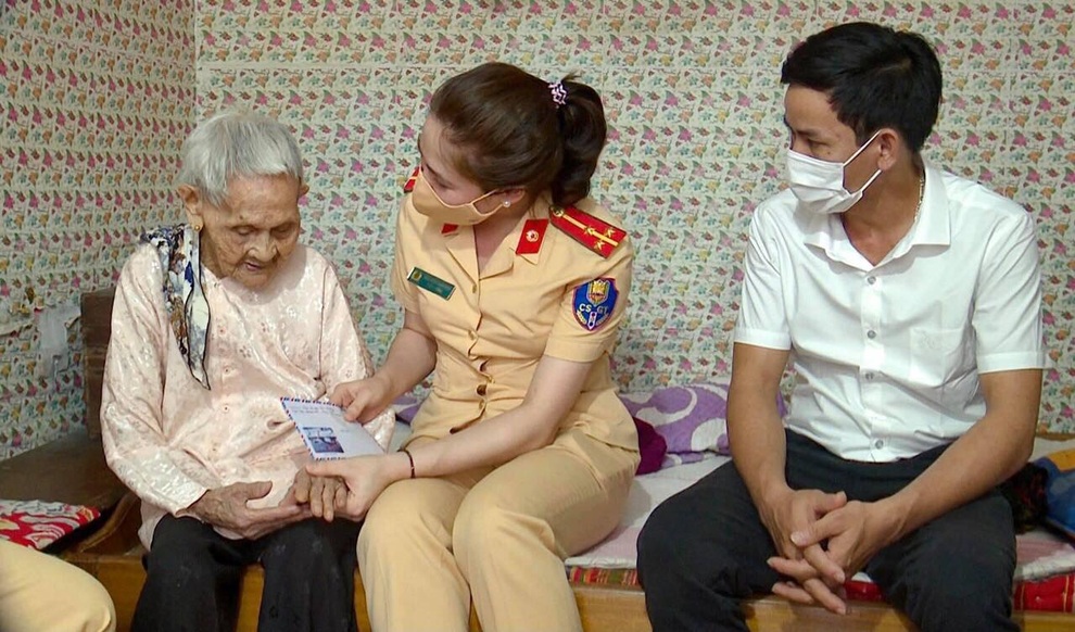 Tri ân người có công với cách mạng nhân dịp Ngày Thương binh, Liệt sĩ - 3 Tri ân người có công với cách mạng nhân dịp Ngày Thương binh, Liệt sĩ - 3